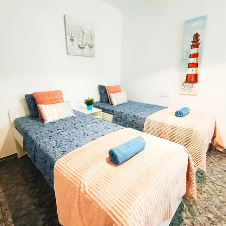 Private At Plaza Urquinaona Hostel *