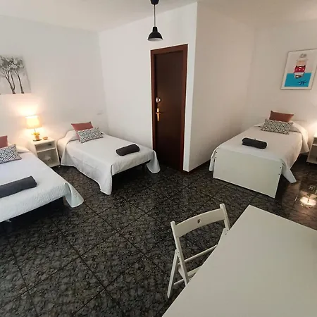 Hostel Private At Plaza Urquinaona
