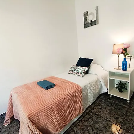 Private At Plaza Urquinaona Hostel Barcelona